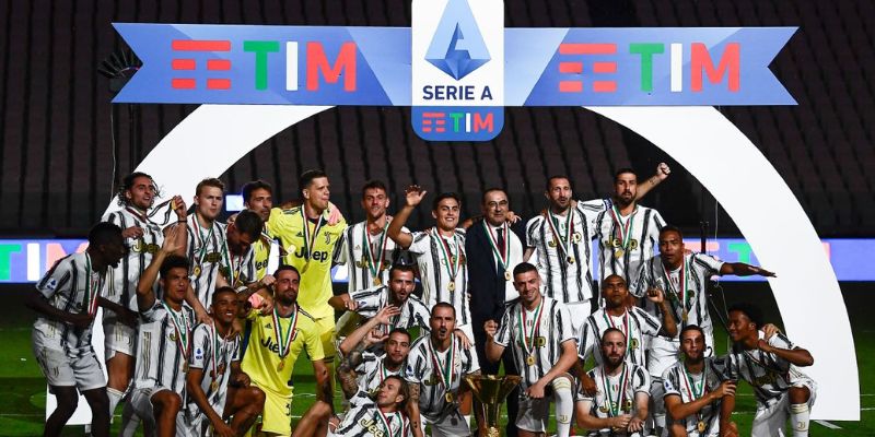 Bà Đầm Già thành Turin đã từng thống trị tuyệt đối Serie A