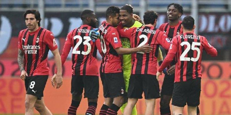 Rossoneri được mệnh danh là ông vua các đấu trường cúp của Italia